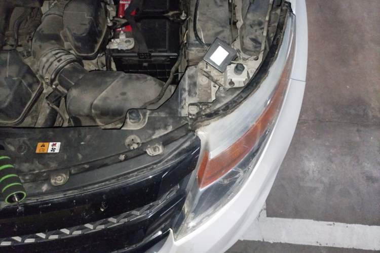 Used Ford Explorer 2013 3.5L Deluxe Model Engine Bay Left