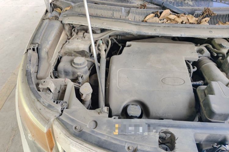 Used Ford Explorer 2013 3.5L Deluxe Model Engine Bay Right
