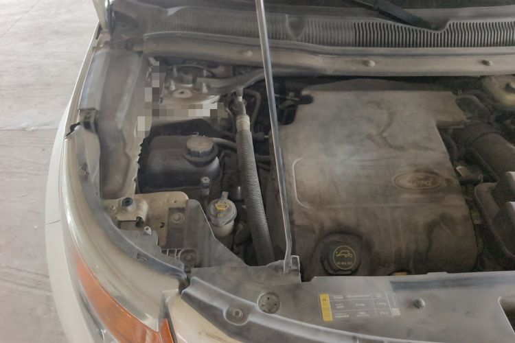 Used Ford Explorer 2013 3.5L Deluxe Model Engine Bay Right