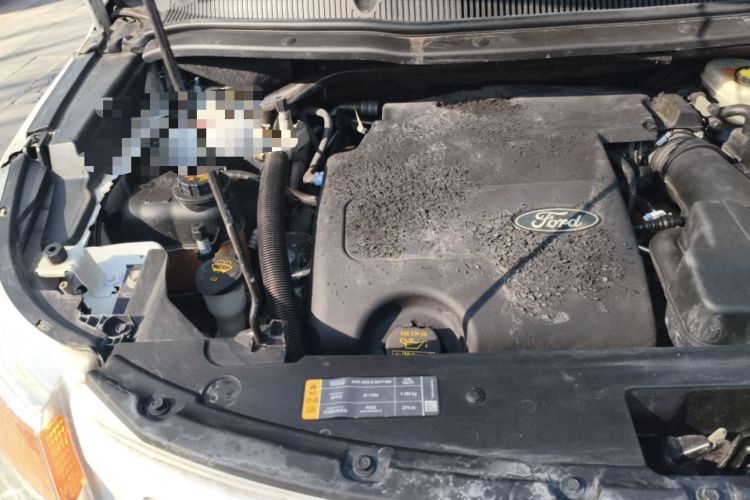 Used Ford Explorer 2013 3.5L Deluxe Model Engine Bay Right