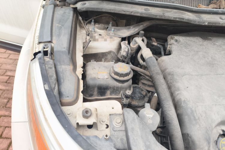 Used Ford Explorer 2013 3.5L Deluxe Model Engine Bay Right