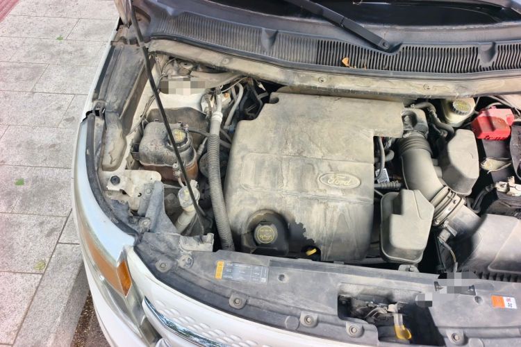 Used Ford Explorer 2013 3.5L Deluxe Model Engine Bay Right