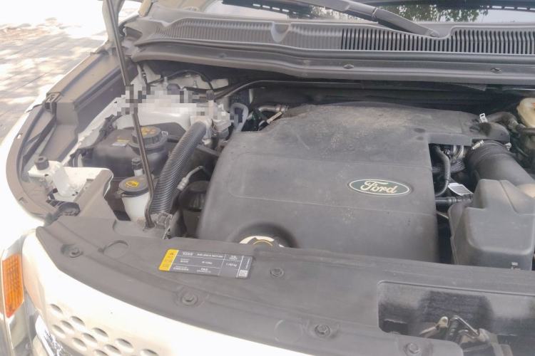 Used Ford Explorer 2013 3.5L Deluxe Model Engine Bay Right
