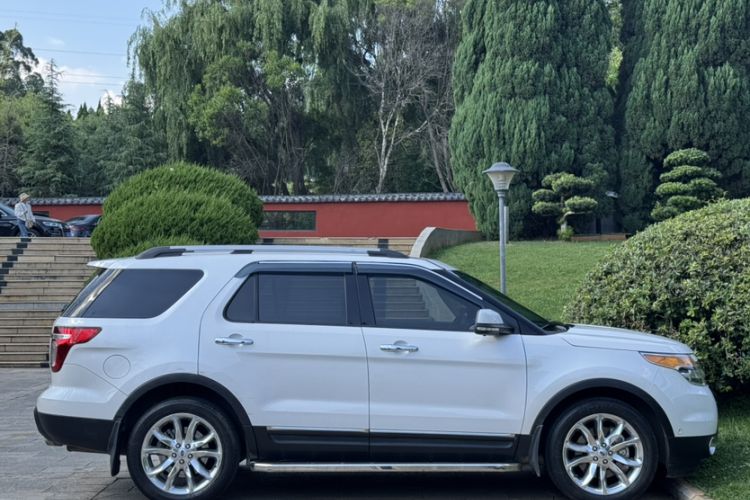 Used Ford Explorer 2013 3.5L Deluxe Model Exterior 4