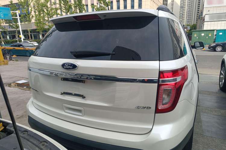 Used Ford Explorer 2013 3.5L Deluxe Model Exterior 4