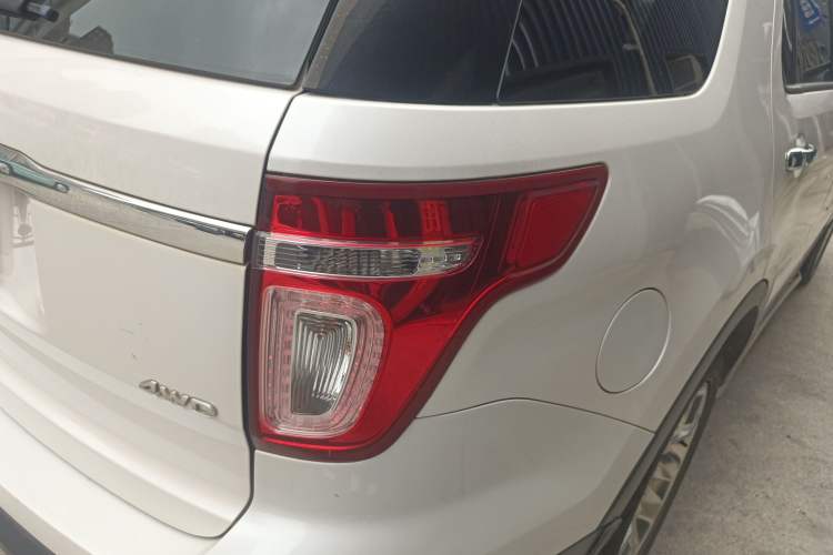 Used Ford Explorer 2013 3.5L Deluxe Model Exterior 6