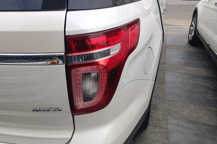Used Ford Explorer 2013 3.5L Deluxe Model Exterior 6