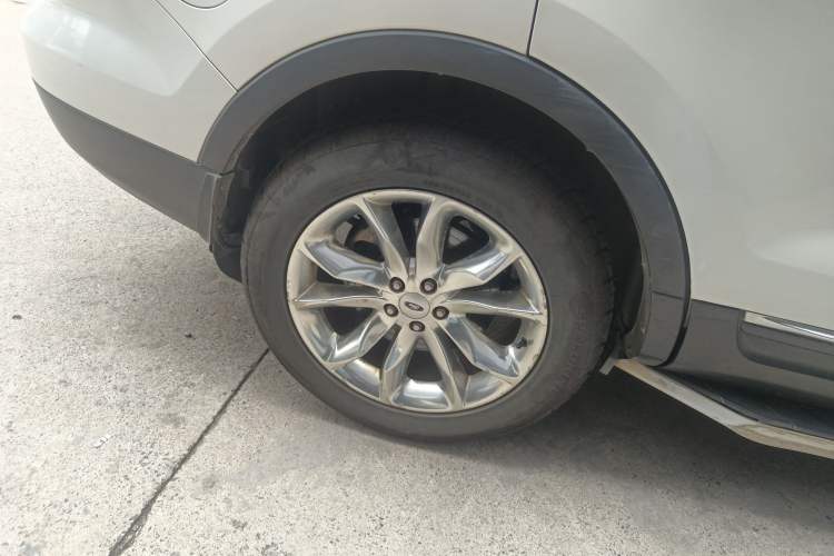 Used Ford Explorer 2013 3.5L Deluxe Model Exterior 8