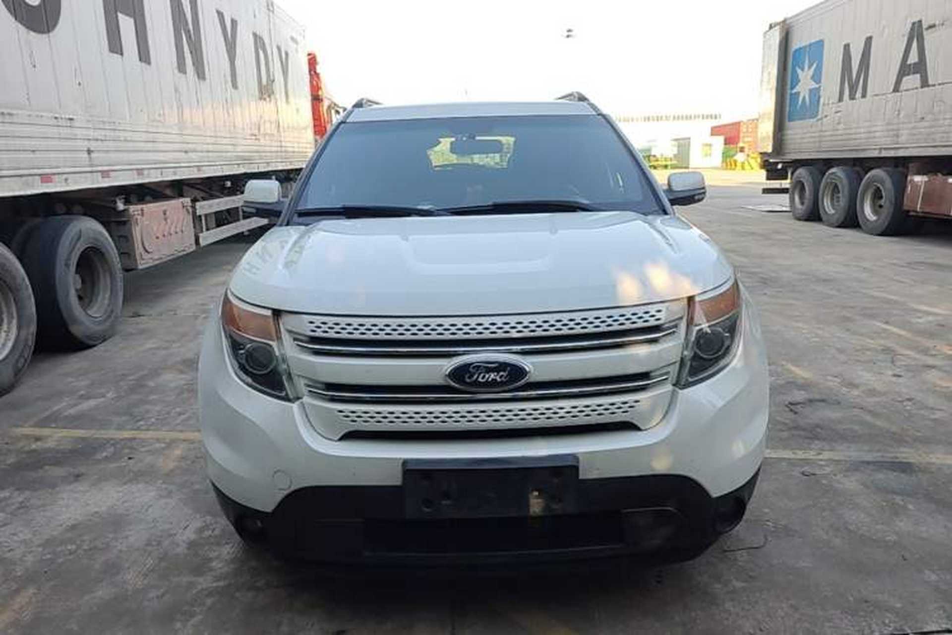 Used Ford Explorer 2013 3.5L Deluxe Model Front