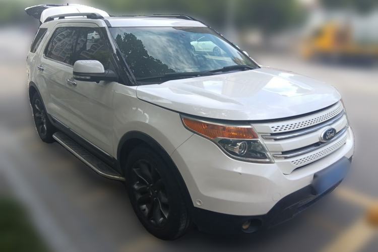 Used Ford Explorer 2013 3.5L Deluxe Model Front Right 45 Deg
