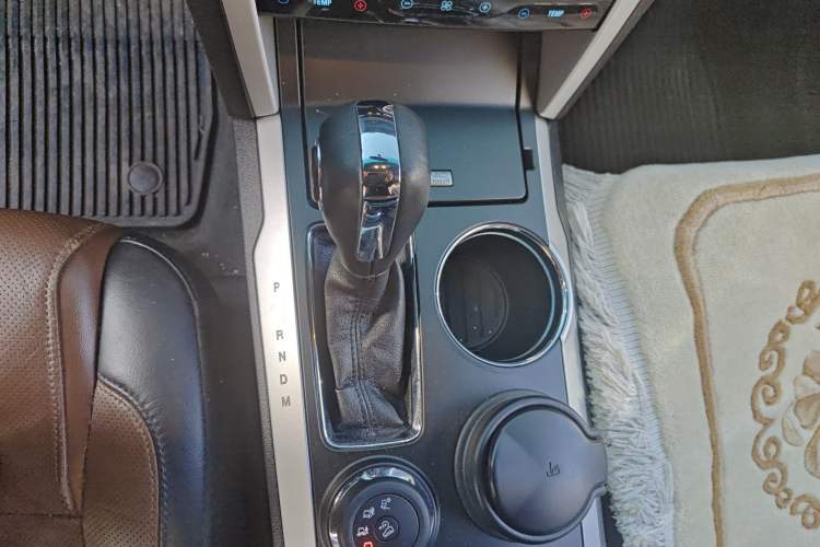 Used Ford Explorer 2013 3.5L Deluxe Model Gear Lever