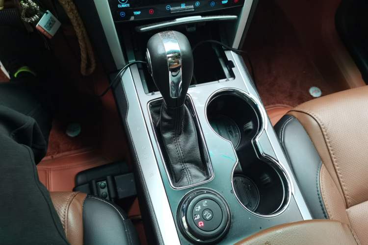 Used Ford Explorer 2013 3.5L Deluxe Model Gear Lever