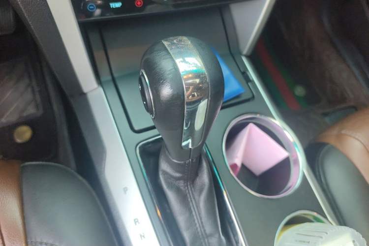 Used Ford Explorer 2013 3.5L Deluxe Model Gear Lever