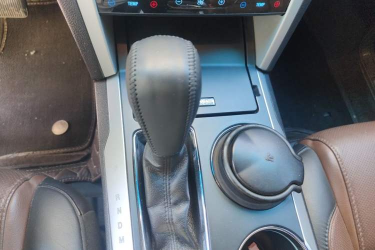 Used Ford Explorer 2013 3.5L Deluxe Model Gear Lever