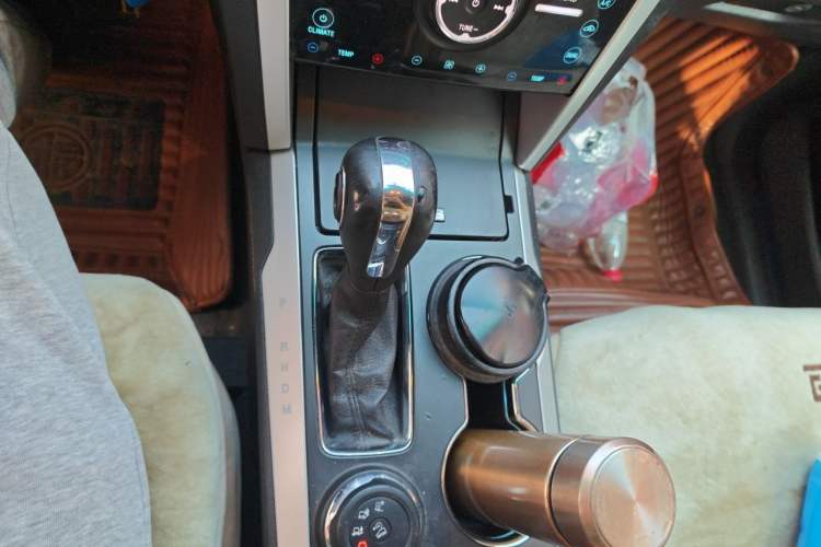 Used Ford Explorer 2013 3.5L Deluxe Model Gear Lever