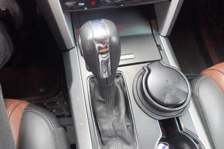 Used Ford Explorer 2013 3.5L Deluxe Model Gear Lever