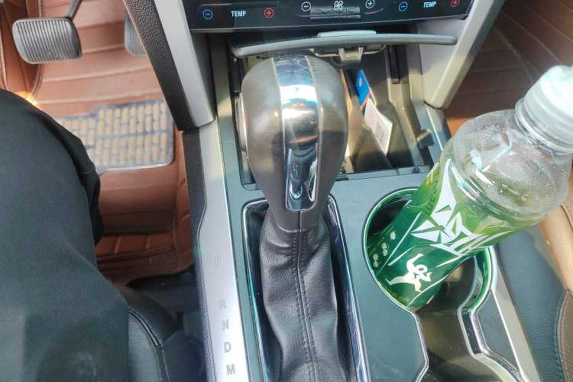 Used Ford Explorer 2013 3.5L Deluxe Model Gear Lever