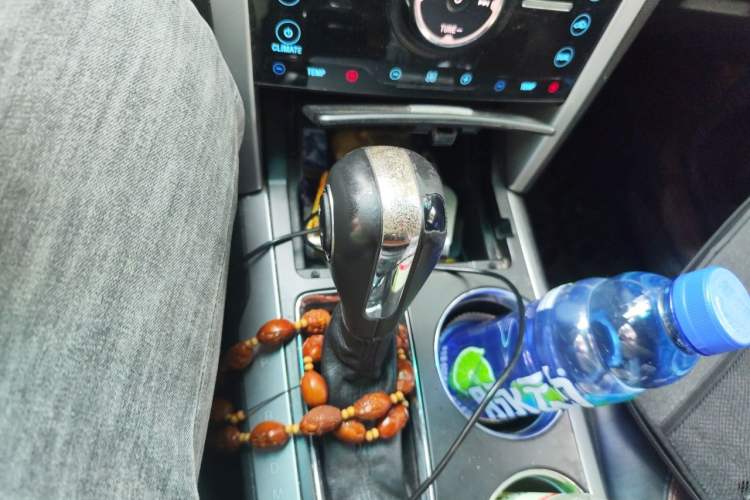 Used Ford Explorer 2013 3.5L Deluxe Model Gear Lever