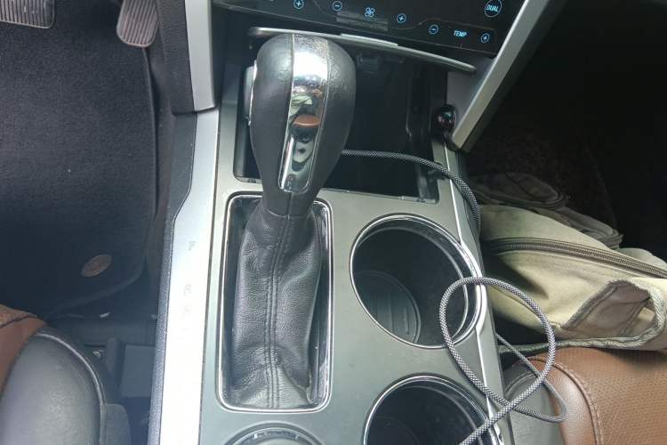 Used Ford Explorer 2013 3.5L Deluxe Model Gear Lever