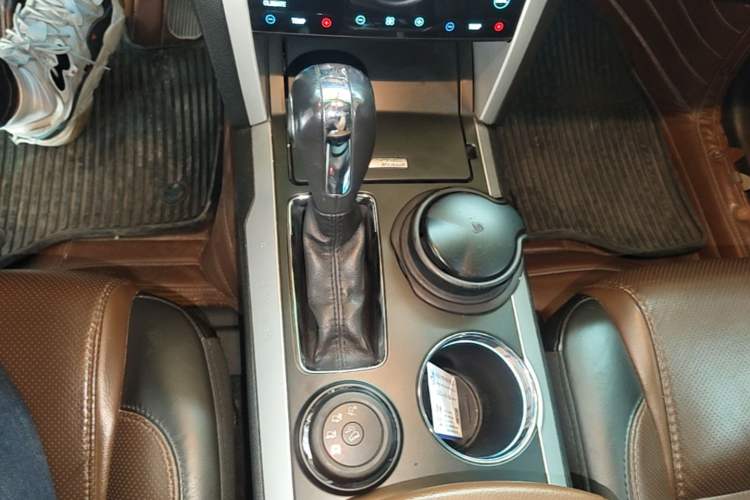 Used Ford Explorer 2013 3.5L Deluxe Model Gear Lever