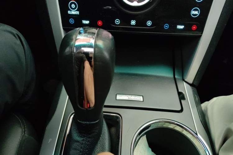 Used Ford Explorer 2013 3.5L Deluxe Model Gear Lever