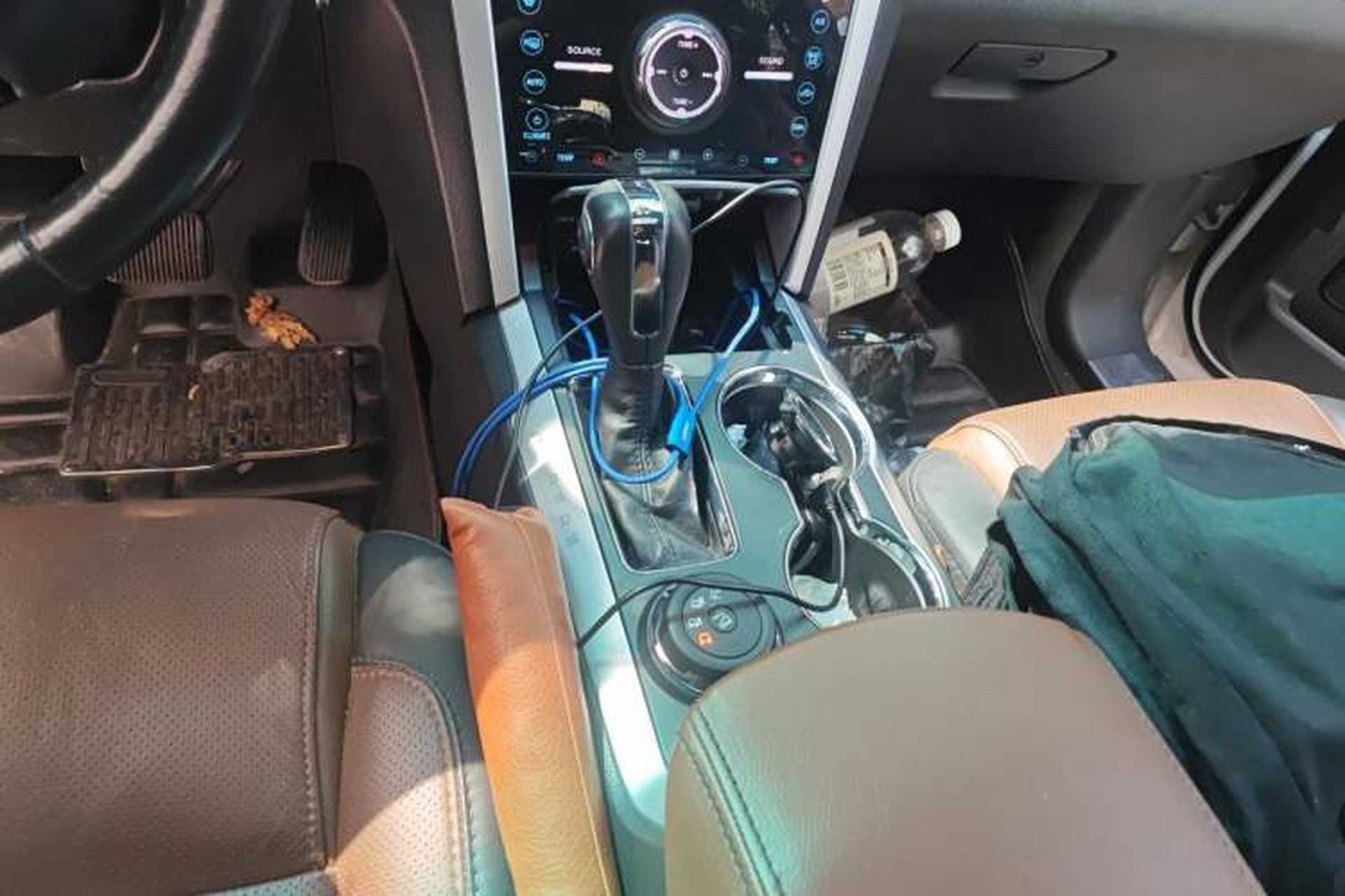 Used Ford Explorer 2013 3.5L Deluxe Model Gear Lever