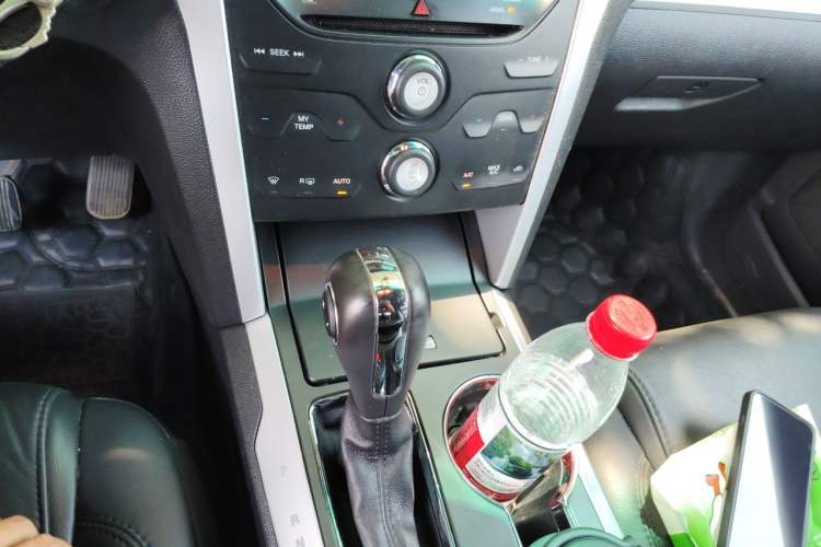 Used Ford Explorer 2013 3.5L Prestige Model Gear Lever