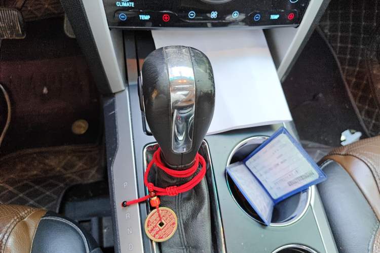 Used Ford Explorer 2013 3.5L Deluxe Model Gear Lever
