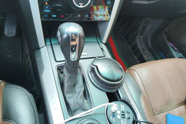Used Ford Explorer 2013 3.5L Deluxe Model Gear Lever