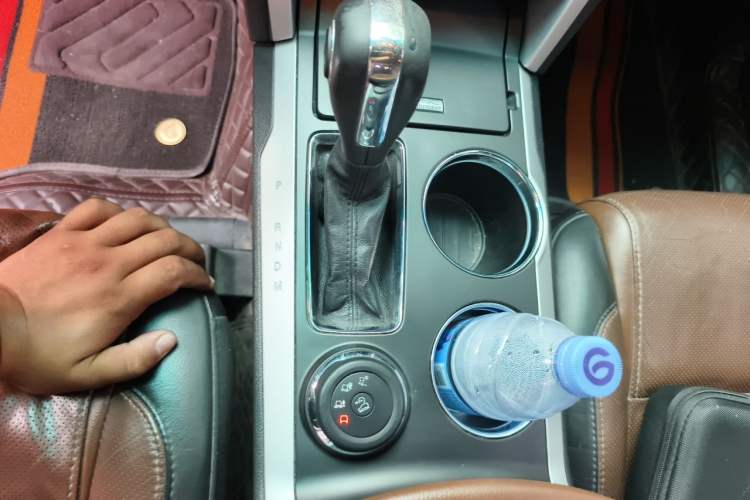 Used Ford Explorer 2013 3.5L Deluxe Model Gear Lever