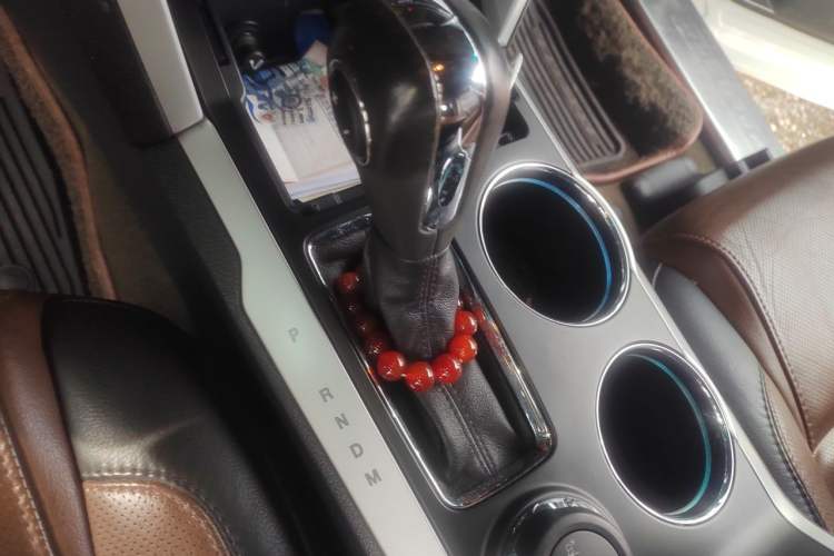 Used Ford Explorer 2013 3.5L Deluxe Model Gear Lever