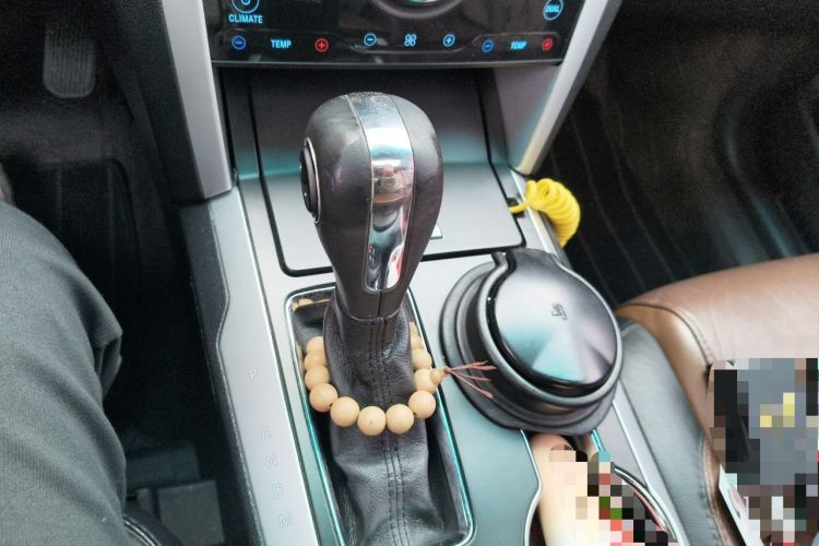 Used Ford Explorer 2013 3.5L Deluxe Model Gear Lever