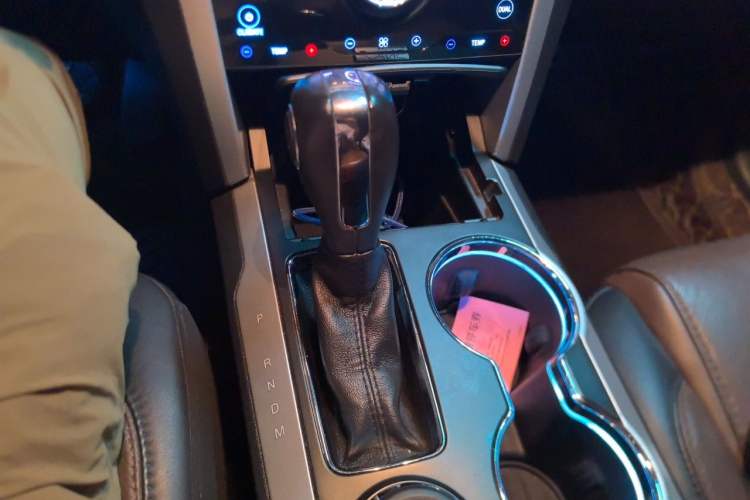 Used Ford Explorer 2013 3.5L Deluxe Model Gear Lever