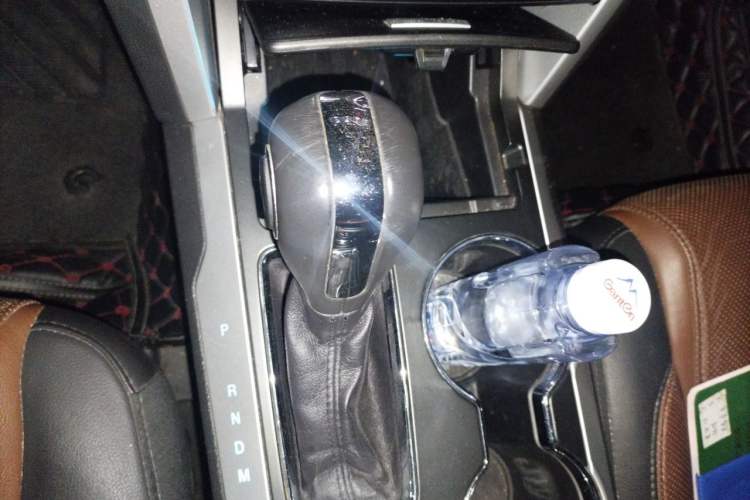 Used Ford Explorer 2013 3.5L Deluxe Model Gear Lever