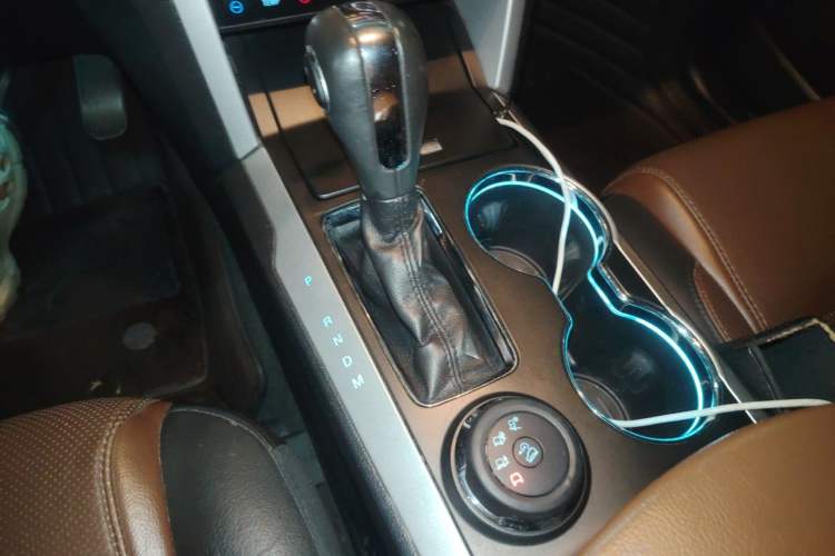 Used Ford Explorer 2013 3.5L Deluxe Model Gear Lever