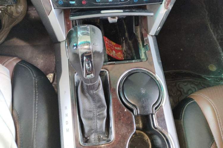 Used Ford Explorer 2013 3.5L Deluxe Model Gear Lever