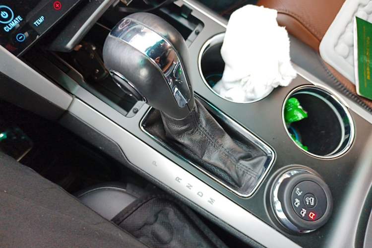 Used Ford Explorer 2013 3.5L Deluxe Model Gear Lever