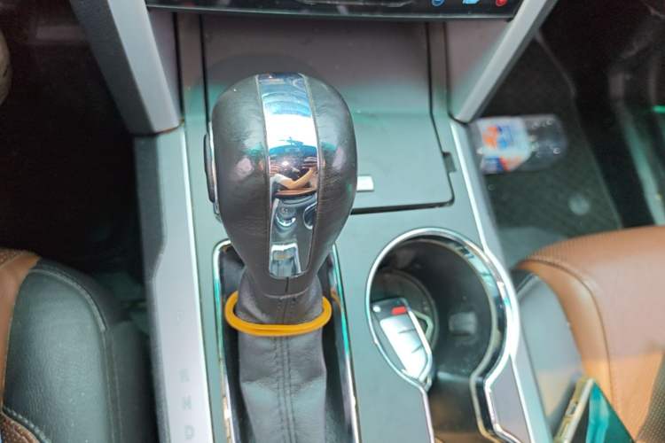 Used Ford Explorer 2013 3.5L Deluxe Model Gear Lever