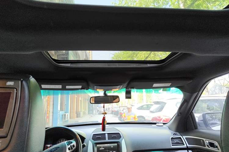 Used Ford Explorer 2013 3.5L Deluxe Model Headliner