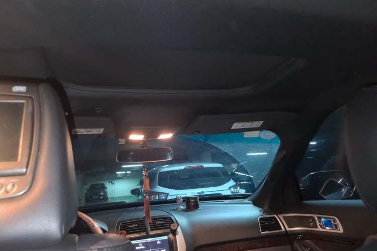Used Ford Explorer 2013 3.5L Deluxe Model Headliner