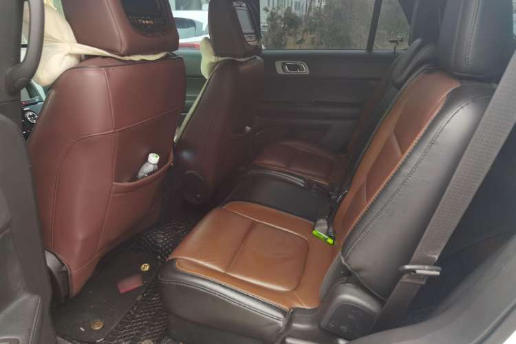 Used Ford Explorer 2013 3.5L Deluxe Model Interior 1