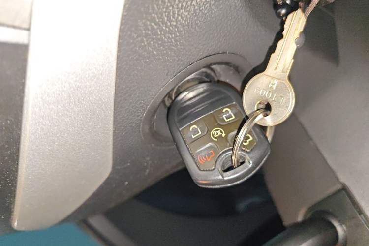 Used Ford Explorer 2013 3.5L Deluxe Model Interior 1