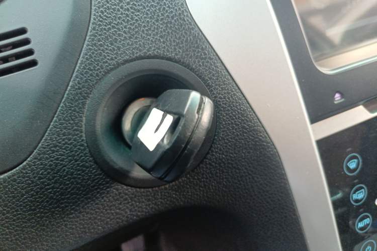 Used Ford Explorer 2013 3.5L Deluxe Model Interior 1