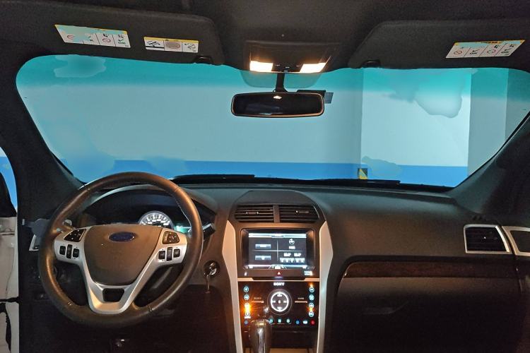 Used Ford Explorer 2013 3.5L Deluxe Model Interior 2