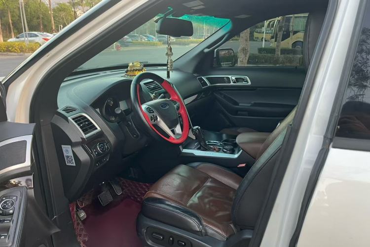 Used Ford Explorer 2013 3.5L Prestige Model Interior 3