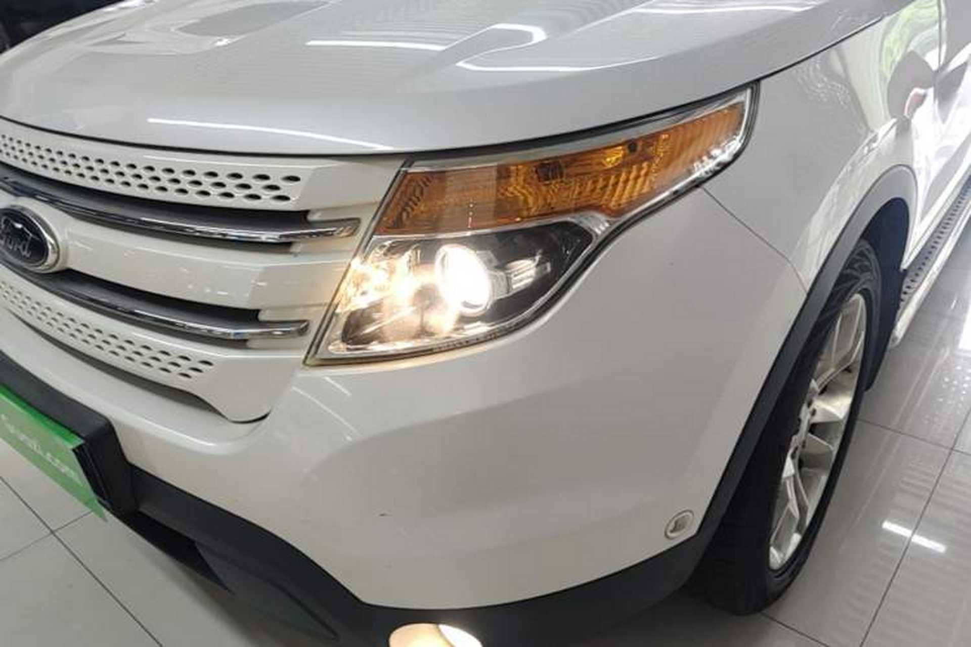 Used Ford Explorer 2013 3.5L Deluxe Model Left Front Headlight