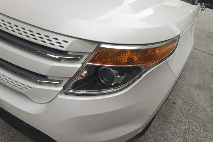 Used Ford Explorer 2013 3.5L Deluxe Model Left Front Headlight