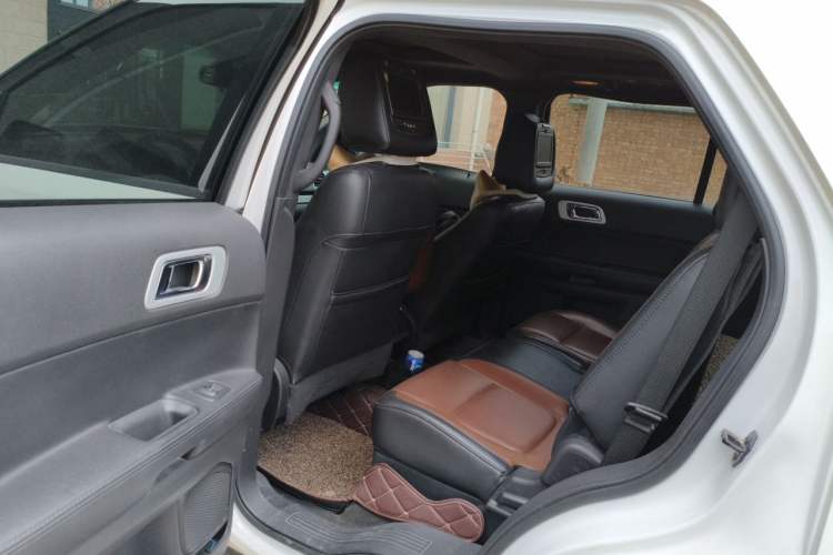 Used Ford Explorer 2013 3.5L Deluxe Model Left Rear Seat