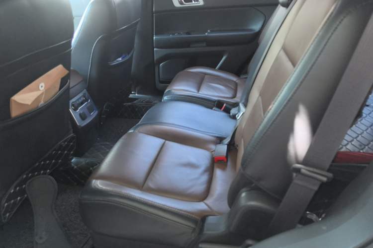 Used Ford Explorer 2013 3.5L Deluxe Model Left Rear Seat