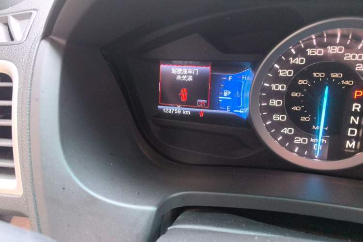 Used Ford Explorer 2013 3.5L Deluxe Model Odometer Close Up